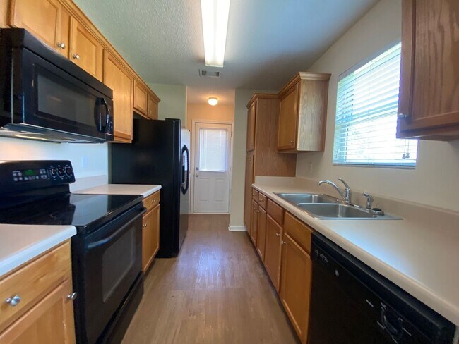 Photo - PRE-LEASING FOR AUGUST 2 2026! FENCED IN BACK YARD! 1/2 Off Deposit!