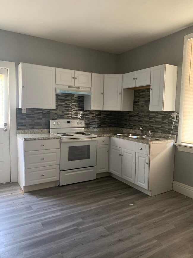 Photo - 5030 Genevieve Ave