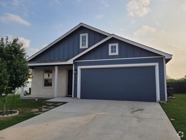 Building Photo - Gorgeous 3-bedroom, 2 Bathroom, Minutes fr... Rental