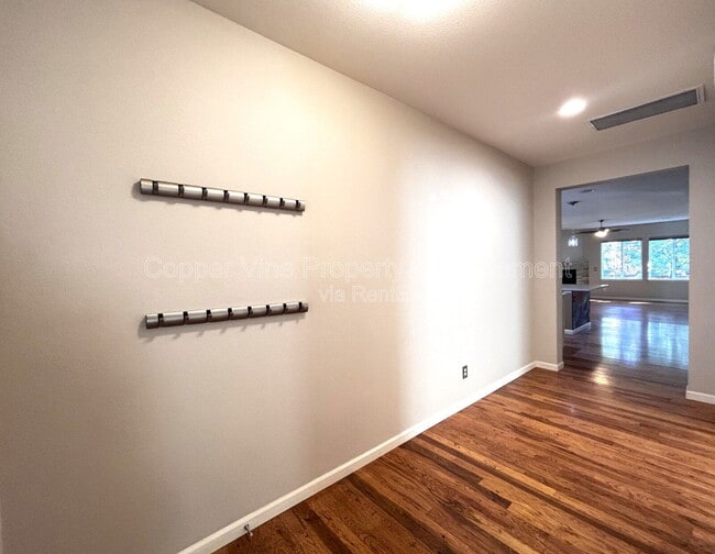 Photo - 900 Treece St