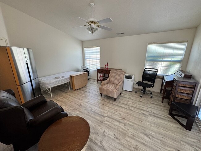 Photo - Remodeled, quiet Garden View 1 Bed Studio!