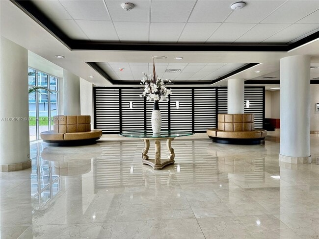 Photo - 5005 Collins Ave Unit 605