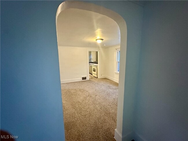 Building Photo - 1038 Clay St Unit 1036 Rental