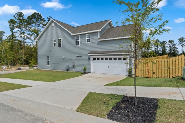 Photo - 721 Ronaldsay Rd