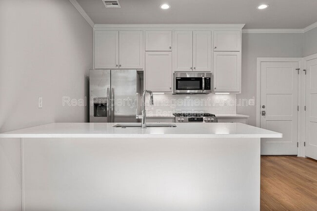 Photo - 101 E 11th St S