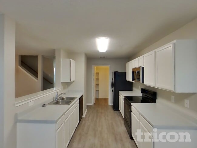 Photo - 1428 Junction Run