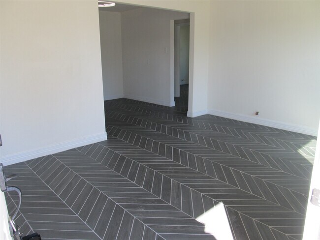 Photo - 1213 Trimm Ave