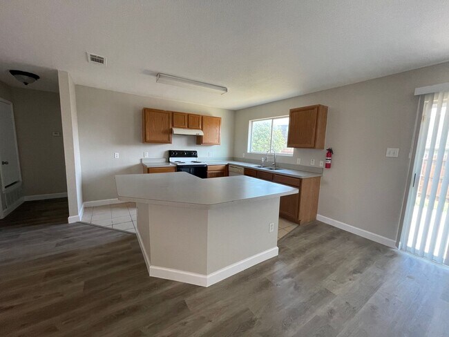 Photo - 531 Cantebury Park Ln