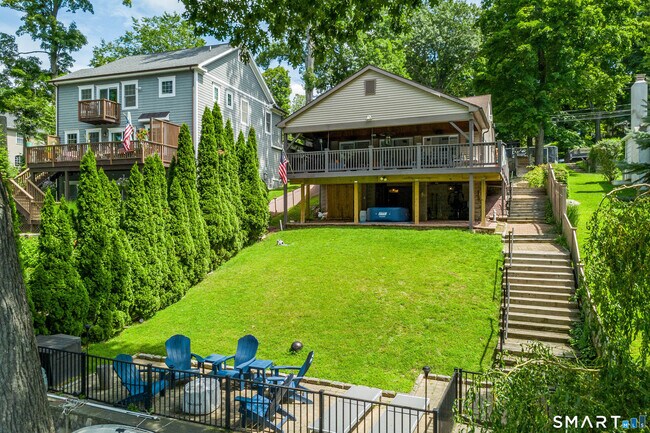 15 Moody Ln