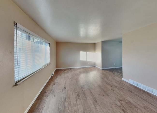 Photo - 9170 Lander St