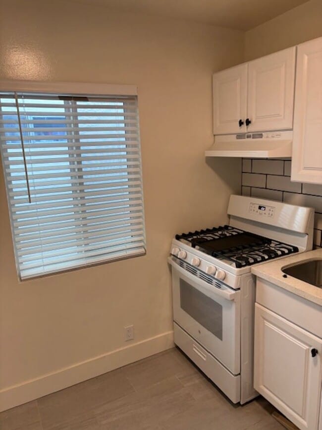 Photo - Renovated Studio Apartment for Lease in Va... Unit 217