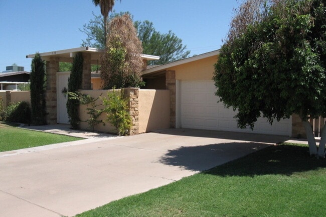 Building Photo - ASU Rooms for Rent – All Utilities Include... Unit 1 Rental