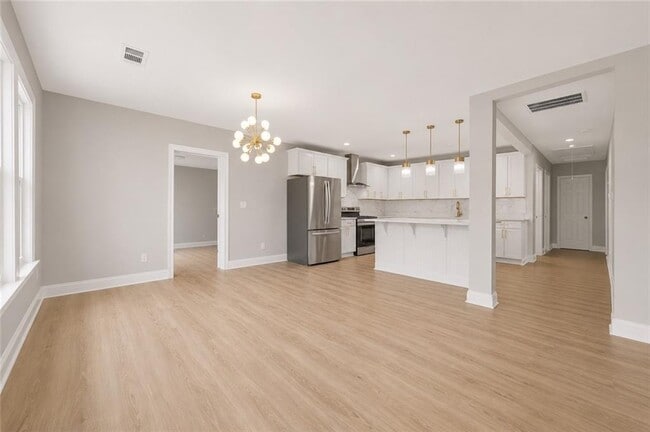 Photo - 1658 Temple Ave