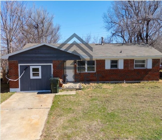 Building Photo - Lovely 4 Bed 1.5 Bath!!