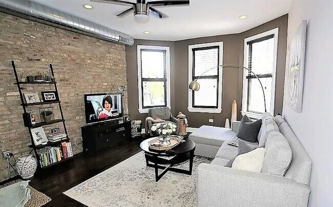 Photo - 2019 N Hoyne Ave Unit 2R