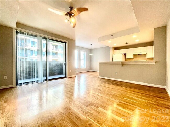 Uptown Condo! - Uptown Condo! Unit 302