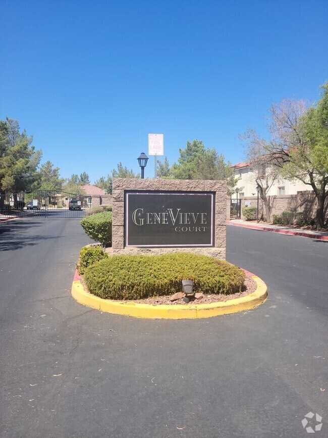 Building Photo - Townhouse with 2 Car Garage in NLV