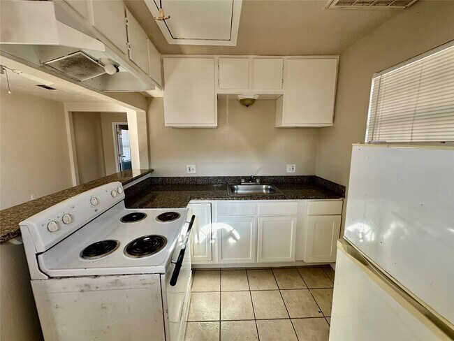 Photo - 2414 Grover Ave