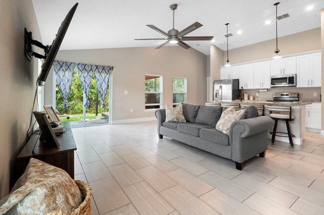 Photo - 2940 Beal St