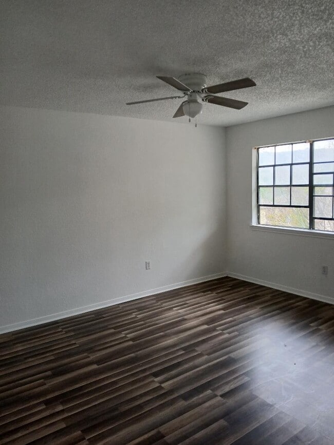 Photo - 913 N 7th St Unidad D