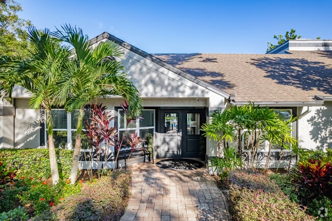 518 Lake Bridge Ln Apopka, FL 32703-3433