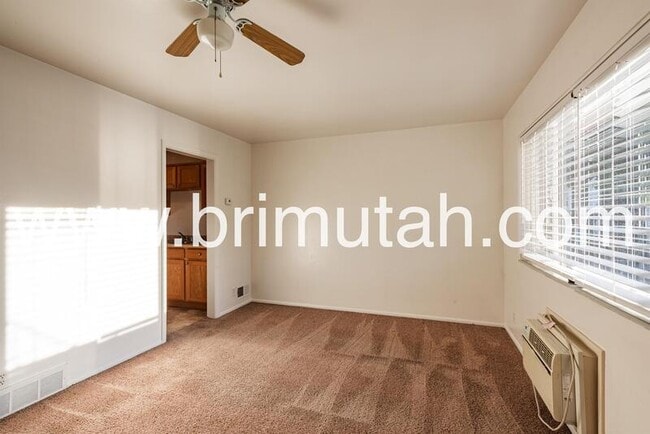 Photo - 2241 E Laney Ave