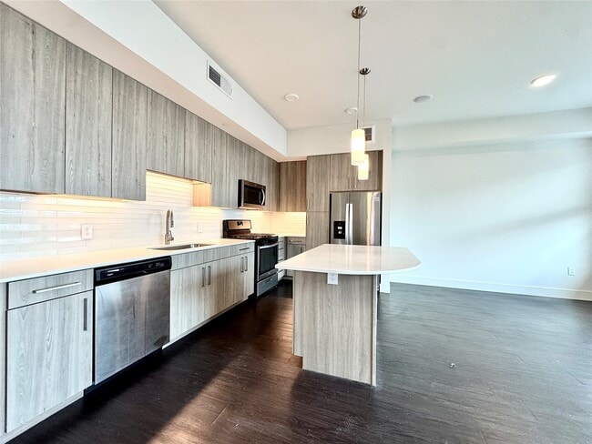 Photo - 3120 Smith St Unit 537