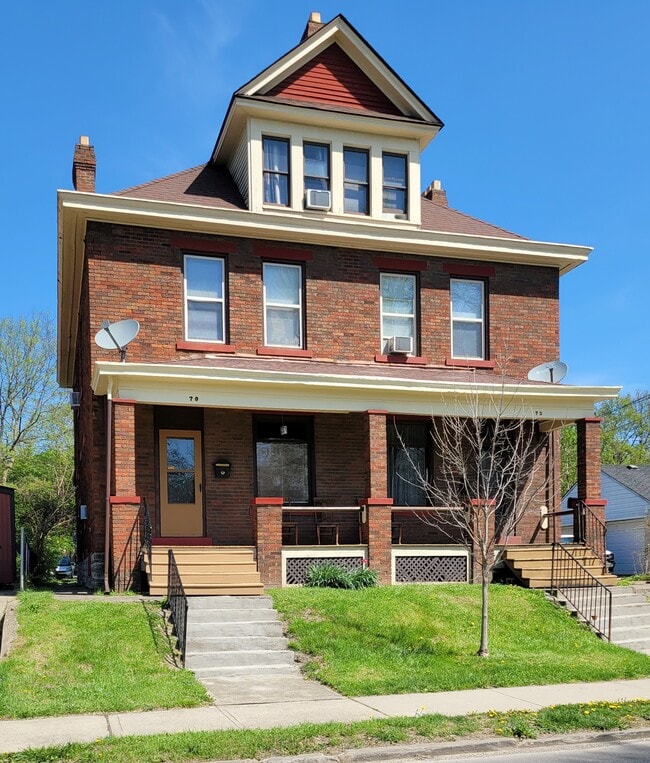 4-unit Apartment Bldg - 70 E Hudson St Unit 70 Rental