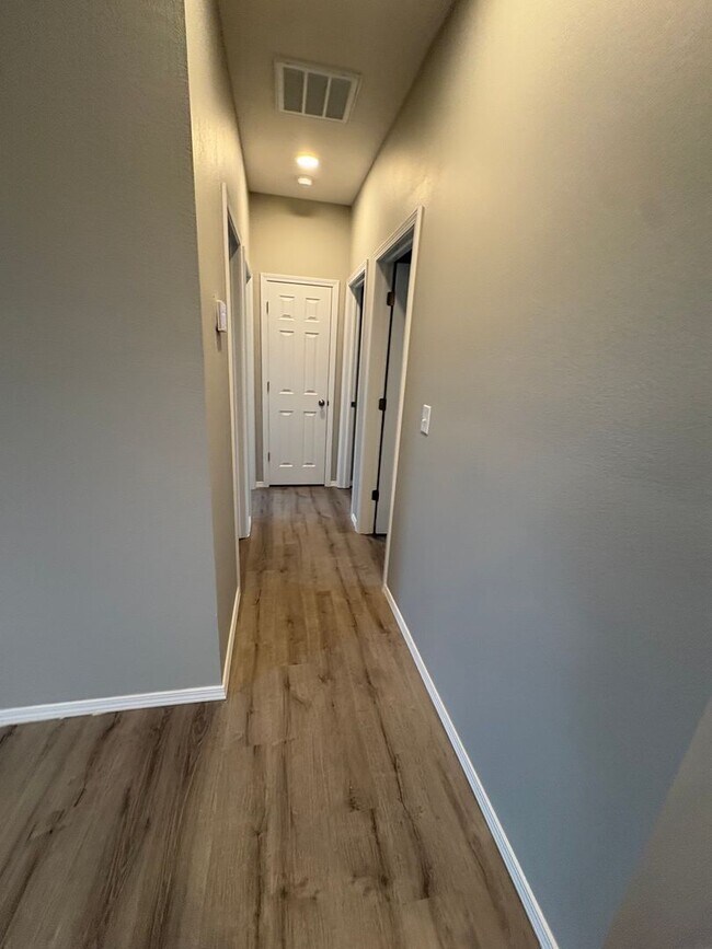 Photo - 2490 548th Rd