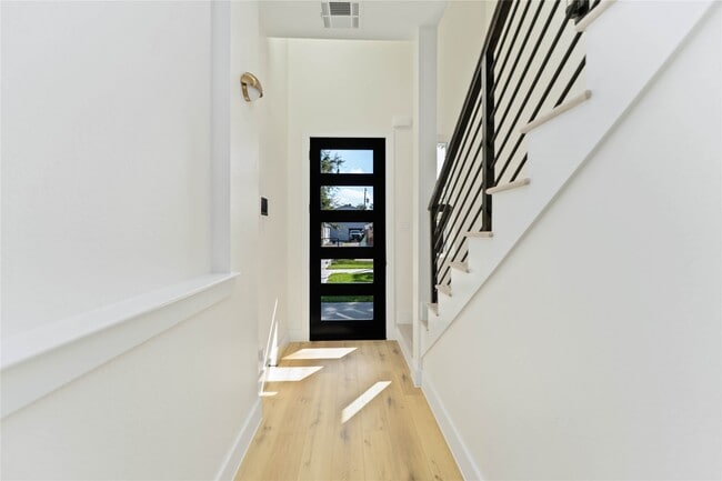 Photo - 4605 Siegel St