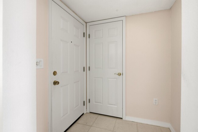 Photo - 2453 Egret Blvd