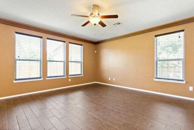 Photo - 2302 McCook Dr