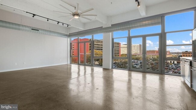 Building Photo - 444 N 4th St Unit 518