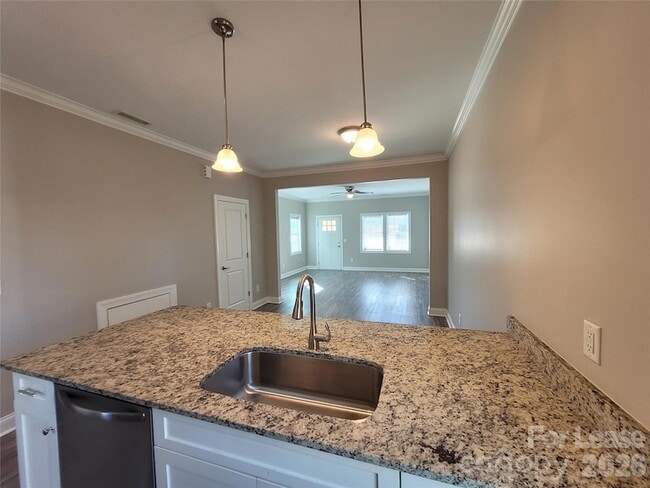 Photo - 1086 20th St NE