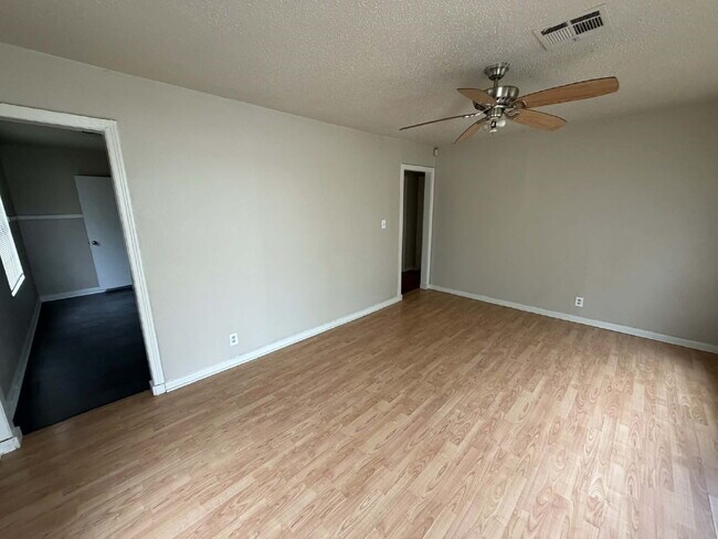 Photo - 3 Bed, 1 Bath near the Tisdale