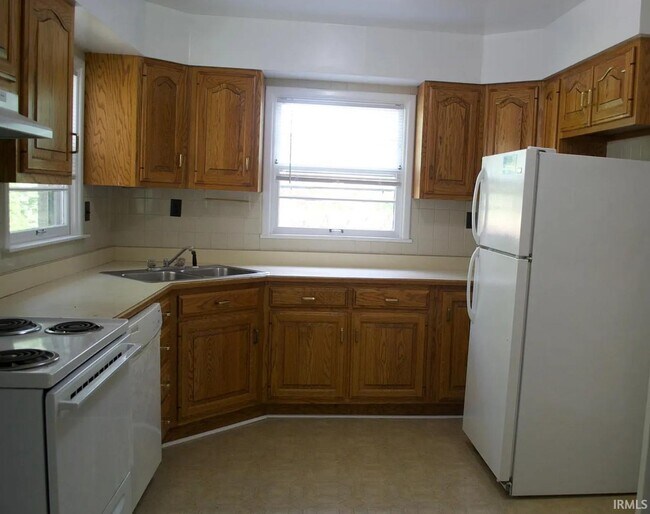 Photo - 1210 E University St