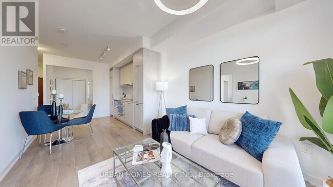 Photo - 38 Honeycrisp Cres Unit 818