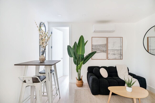 Photo - 515 W 48th St Unit FL3-ID1045421P