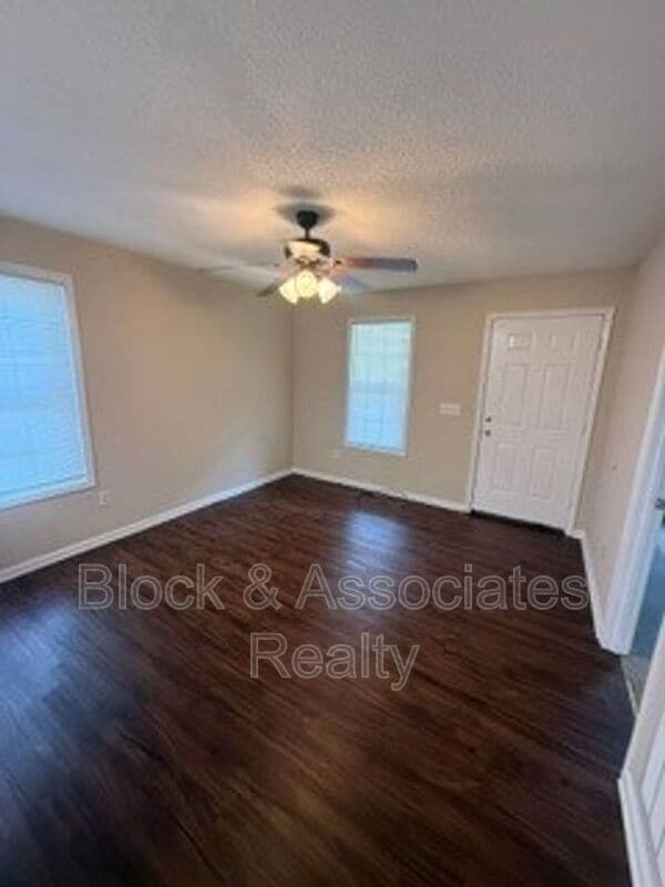 Photo - 1819 Saddlewood Ct Unit Apt B