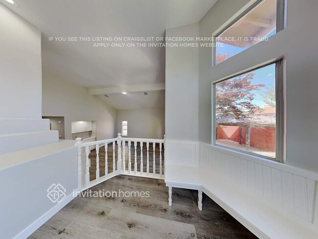 4821 Laguna W Way