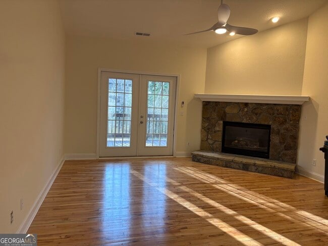 Photo - 74 Lockerbie Ct Unit 201