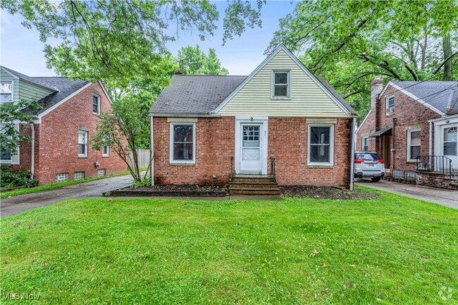Building Photo - 401 E 257th St Rental
