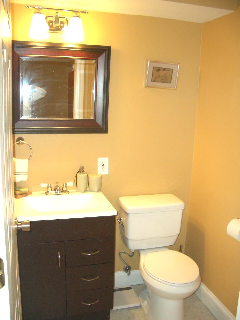 full bath - 4018 Benell Ct SE Unit 1