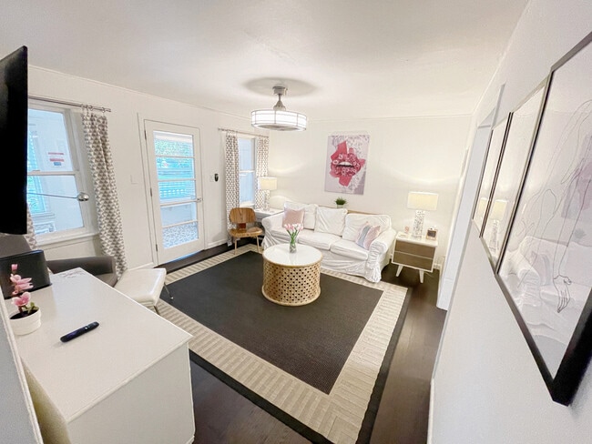 Photo - 835 NE 21st Dr Unidad A