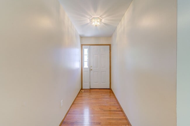 Photo - 650 Top Notch Ln