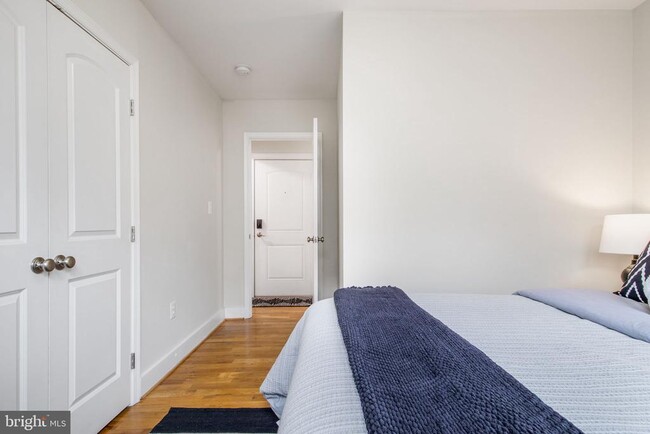 Photo - 417 18th St NE Unidad 101