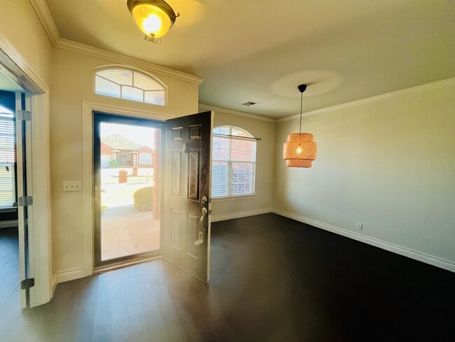 Photo - 16709 Valderama Way