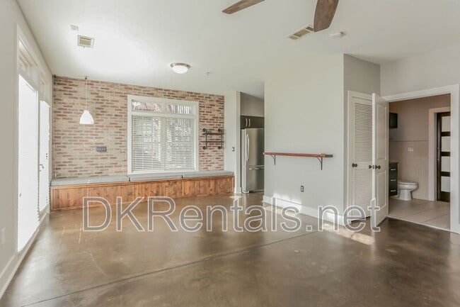 Photo - 1300 DeKalb Ave NE