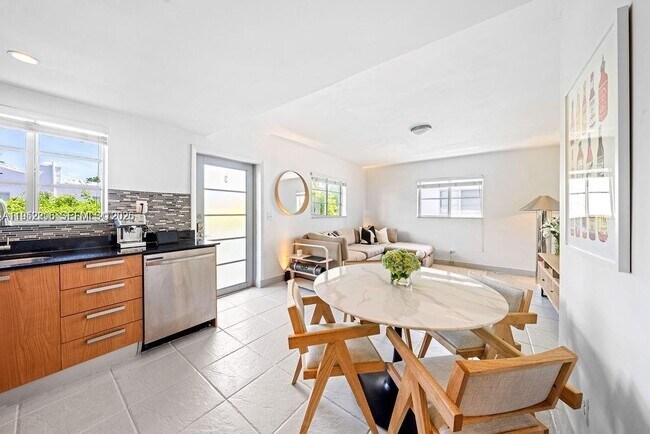 Photo - 1050 7th St Unidad 1050-3