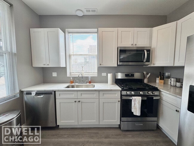 Photo - 1747 N Spaulding Ave Unit 2